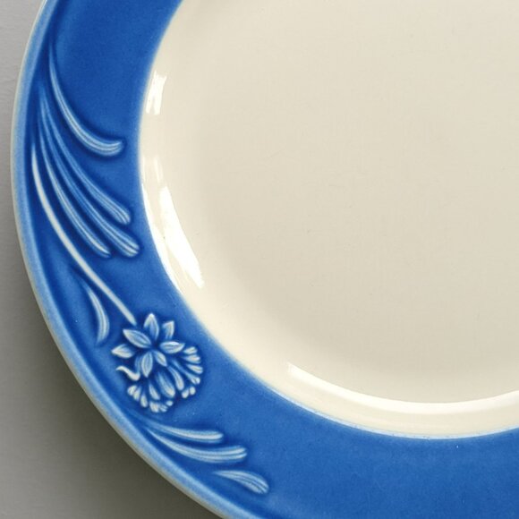 Vintage Lenox Poppies Rainbow Blue Dinner Plate, Raised Floral, Blue Rim, c1998 - Picture 4 of 10